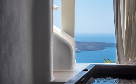 Superior cave suite with private outdoor hot tub