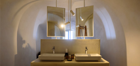 Superior cave suite with private outdoor hot tub